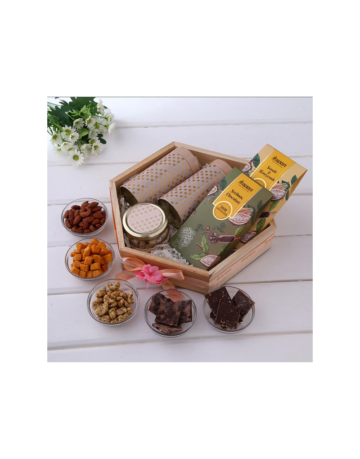 Open Pinewood Tray Hamper